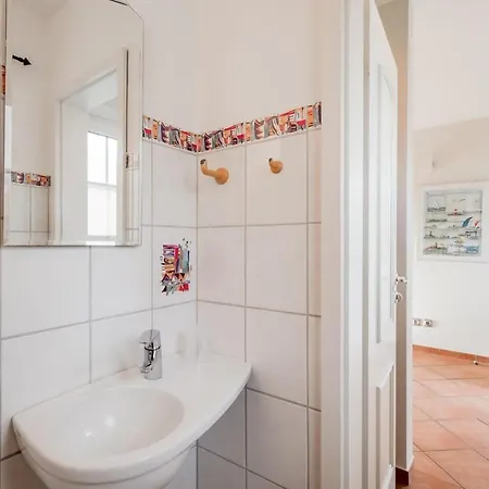 Ferienhaus Strandnahe Ferienhaus Im Friesenstil - Strandläufer *